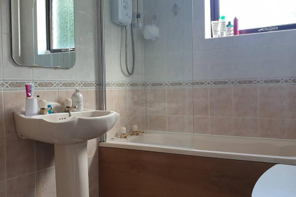 Seafront Apartment, Ground Floor, Free Parking نيوكاسل المظهر الخارجي الصورة